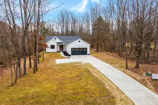 210 Woodlawn Cir, Howard, OH 43028 - Photo 32