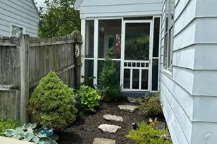 3040 Crescent Dr, Columbus, OH 43204 - Photo 4