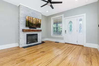 412 E Oakland Avenue #412, Columbus, OH 43202 - Photo 2