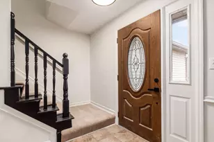 3293 Lone Spruce Rd, Columbus, OH 43219 - Photo 4