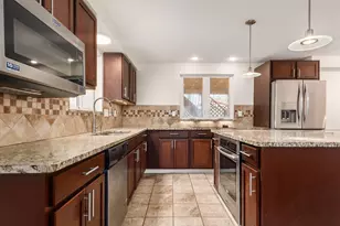 3293 Lone Spruce Rd, Columbus, OH 43219 - Photo 10