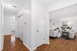 2411 Lytham Rd, Upper Arlington, OH 43220 - Photo 6