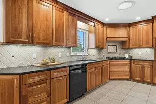 2411 Lytham Rd, Upper Arlington, OH 43220 - Photo 12