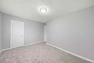 225 S Highland Ave, Columbus, OH 43223 - Photo 20