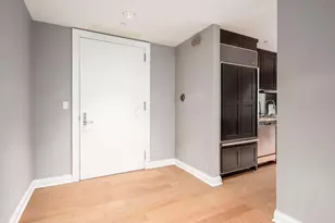 1 Miranova Pl, Columbus, OH 43215 - Photo 8