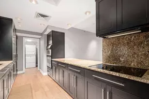 1 Miranova Pl, Columbus, OH 43215 - Photo 14