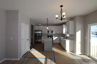 305 Cherry Hills Rd, Commercial Point, OH 43116 - Photo 4