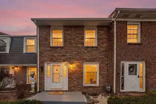 634 Dlyn St, Columbus, OH 43228 - Photo 1