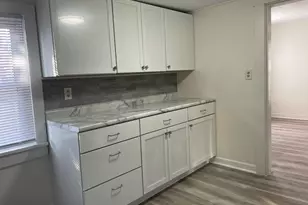 33 N High St, Mount Sterling, OH 43143 - Photo 4