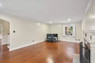 2295 Oxford Rd, Upper Arlington, OH 43221 - Photo 10