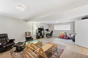 1341 Boxwood Dr, Columbus, OH 43229 - Photo 28