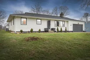 14 Hilltop Dr, Mount Vernon, OH 43050 - Photo 2