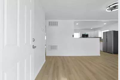 4572 Saint Anthony Lane, Columbus, OH 43213 - Photo 6