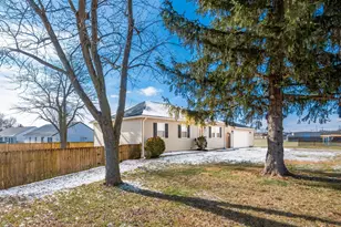 811 Kinsman St, Columbus, OH 43207 - Photo 2