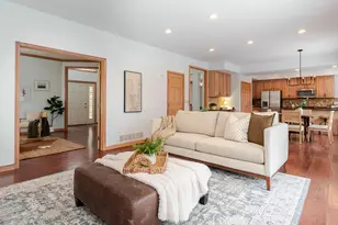 9800 Oxford Cir, Powell, OH 43065 - Photo 6