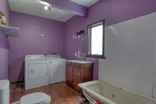 615 Clark St, Cambridge, OH 43725 - Photo 10