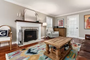 2070 Ellington Rd, Columbus, OH 43221 - Photo 6