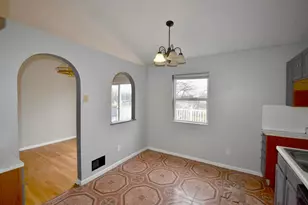 2243 Golden Leaf Ln, Columbus, OH 43223 - Photo 6