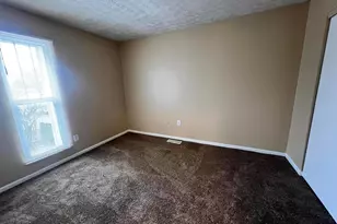 5570 Maple Canyon Ave, Columbus, OH 43229 - Photo 6