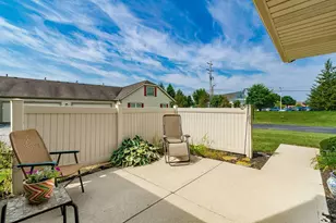 5941 Landings Pond Pl, Grove City, OH 43123 - Photo 4