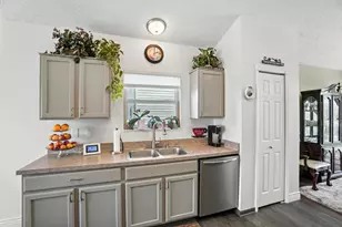 906 Linkfield Dr, Columbus, OH 43085 - Photo 2