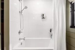 221 S Roosevelt Ave, Bexley, OH 43209 - Photo 24