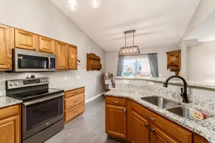 9 Hawthorne Dr, Ashville, OH 43103 - Photo 6