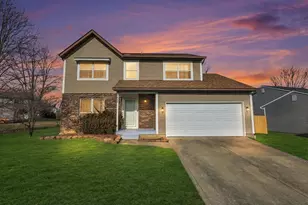 4400 Honeywood Ct, Columbus, OH 43228 - Photo 2