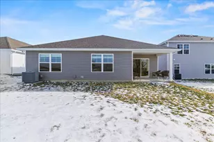 1017 Sherwood Loop, Bellefontaine, OH 43311 - Photo 32