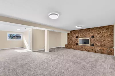 1451 Chesterton Square S, Columbus, OH 43229 - Photo 8