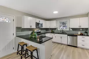 2186 Middlehurst Dr, Columbus, OH 43219 - Photo 14