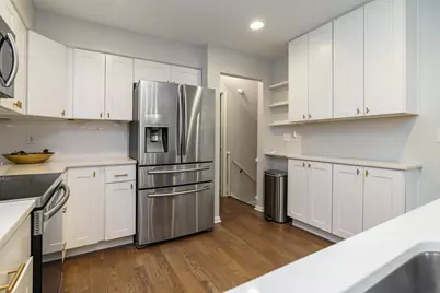 1537 Sandringham Court, Columbus, OH 43220 - Photo 10