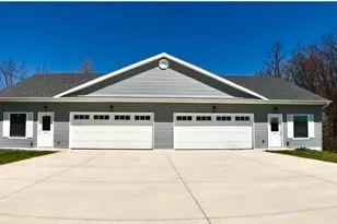 1600 Spring Village Ln, Ontario, OH 44906 - Photo 2