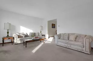 5288 Hyde Park Dr, Hilliard, OH 43026 - Photo 2