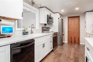 935 Blossom Ln, Zanesville, OH 43701 - Photo 8