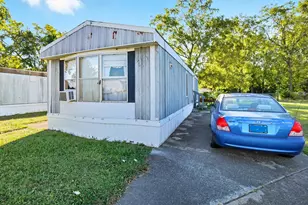 678 SE Robinson SE, Washington Court House, OH 43160 - Photo 2