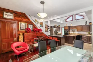1046 Summit St, Columbus, OH 43201 - Photo 8