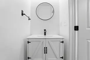 235 N 18th St, Columbus, OH 43203 - Photo 18