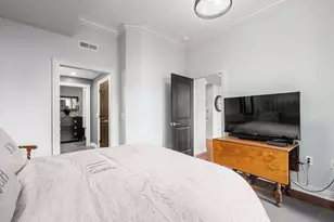 8 E Broad St, Columbus, OH 43215 - Photo 16