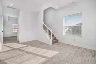 592 Rhoads Ave, Columbus, OH 43205 - Photo 8