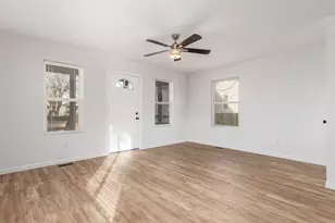 1329 Manchester Ave, Columbus, OH 43211 - Photo 6