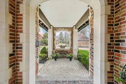 1427 Roxbury Road #Manor House North, Marble Cliff, OH 43212 - Photo 4