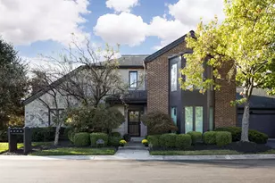 5719 Notre Dame Pl, Columbus, OH 43213 - Photo 1