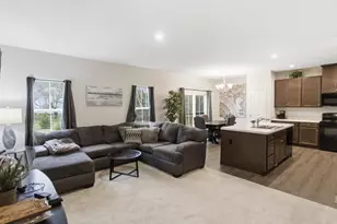 3876 Coach Trl, Grove City, OH 43123 - Photo 2