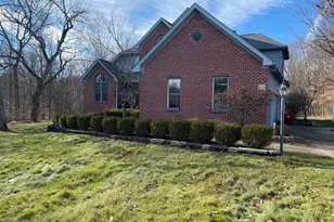 3420 Pine Ridge Dr, Lewis Center, OH 43035 - Photo 2