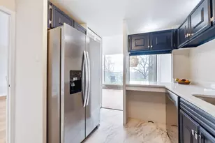 1000 Urlin Ave, Columbus, OH 43212 - Photo 2