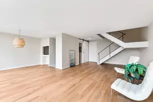 1000 Urlin Ave, Columbus, OH 43212 - Photo 4