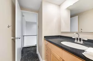 1000 Urlin Ave, Columbus, OH 43212 - Photo 12