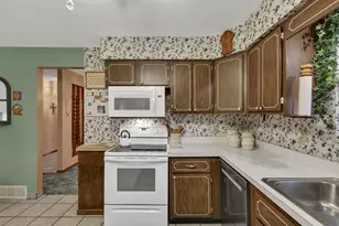 1996 Borror, Grove City, OH 43123 - Photo 34