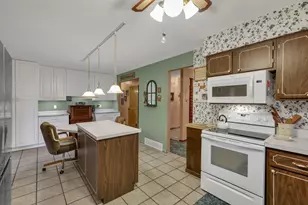 1996 Borror, Grove City, OH 43123 - Photo 32
